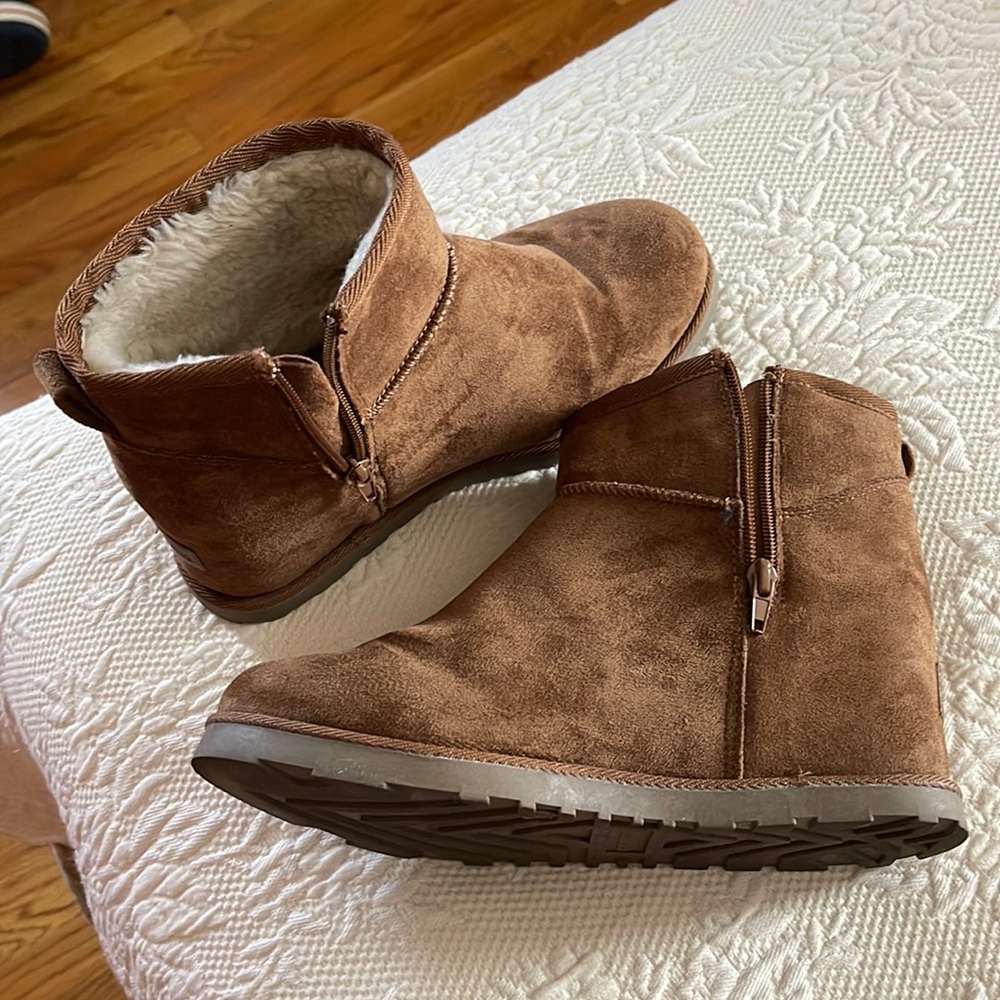 Cushinare wedge booties